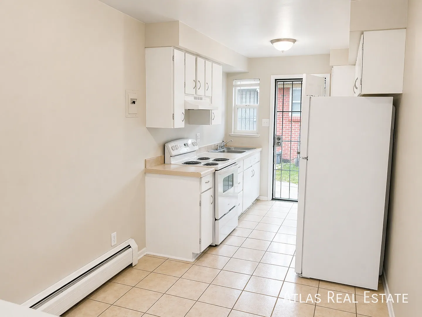 Coming Soon Very Affordable 1 Bedroom Apartment In A Great Location! — Photo 4