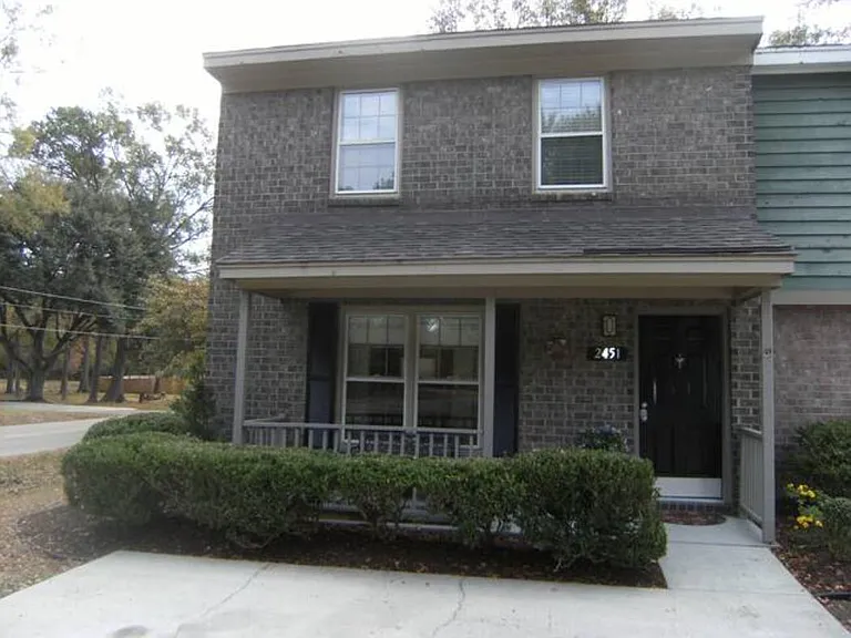2451 Realm St — Photo 3