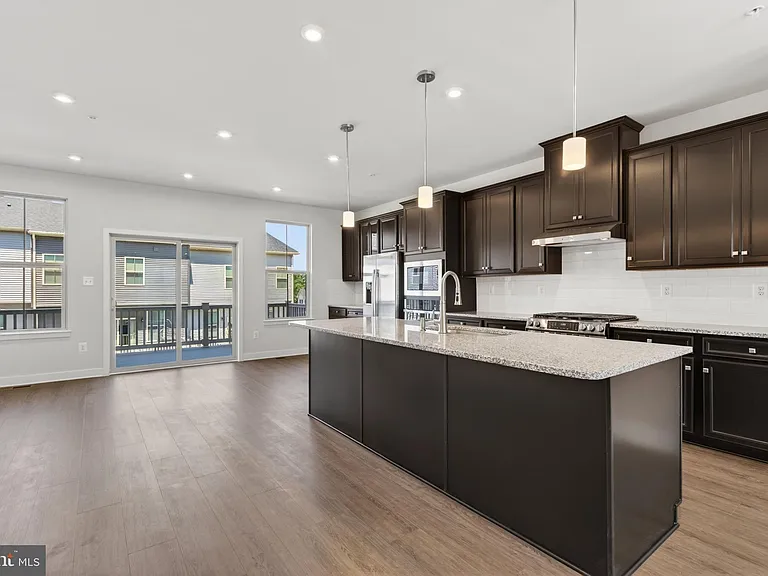7118 Bighorn Rd — Photo 5