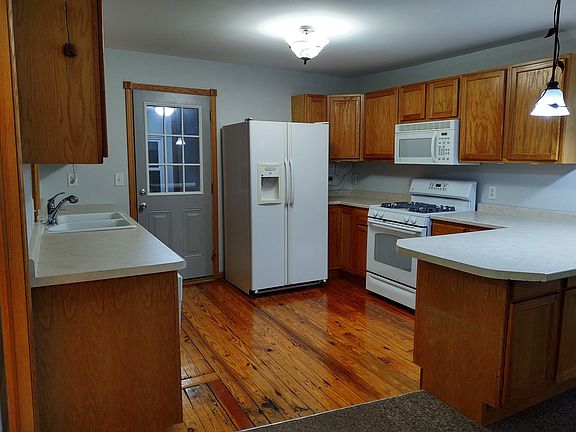 5th image of 622 Alger St