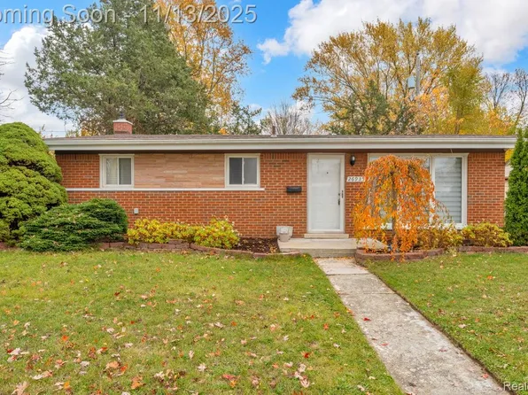 26935 Constance St, Dearborn Heights, MI 48127