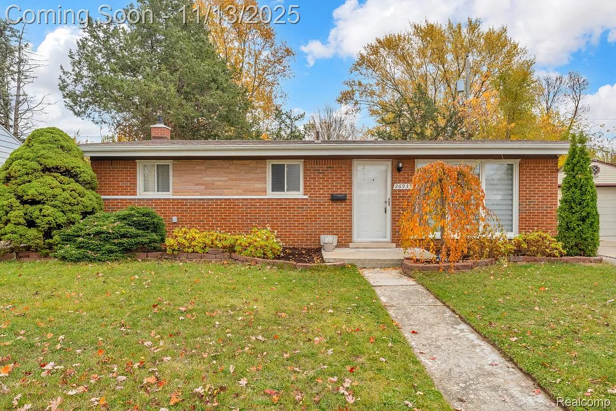 26935 Constance St photo 1