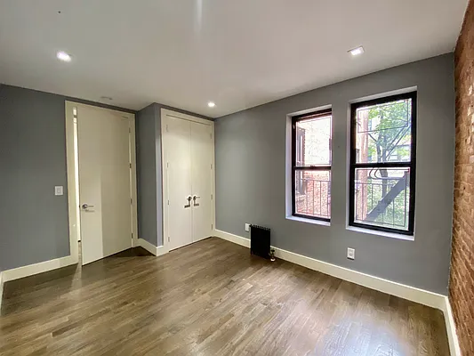 Rented by Bruma Realty LLC | media 16