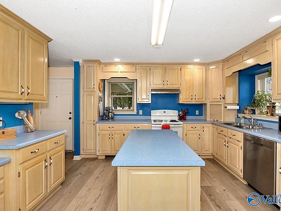 5th image of 156 County Lake Rd