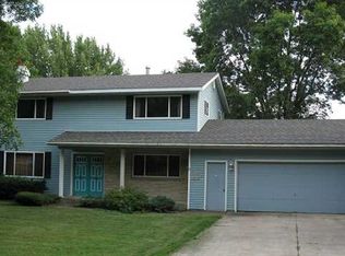 906 Martin Dr, Marshfield, WI 54449