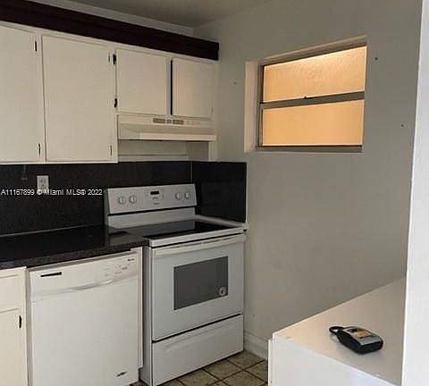 5th image of 1150 Collins Ave APT 404