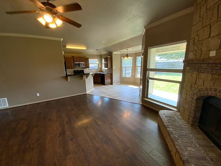5705 Alexandria Dr — Photo 6