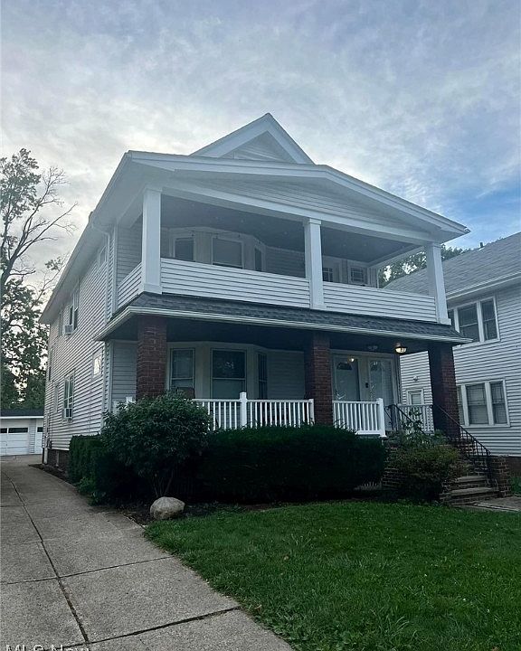1st image of 1638-1640 Victoria Ave