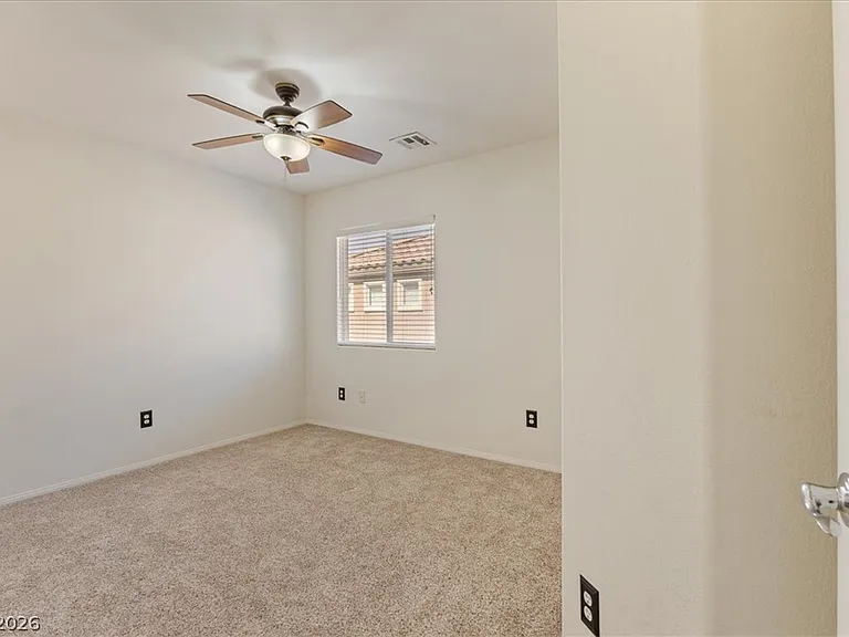 11204 Robin Park Ave — Photo 9