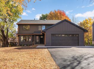 19600 Vine Ridge Rd, Shorewood, MN 55331