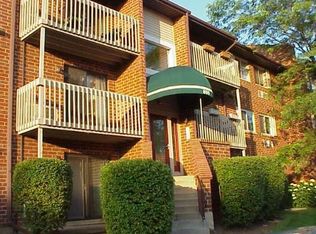800 N Lakeside Dr APT 1A, Vernon Hills, IL