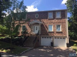 33 Columbus Rd, Demarest, NJ 07627