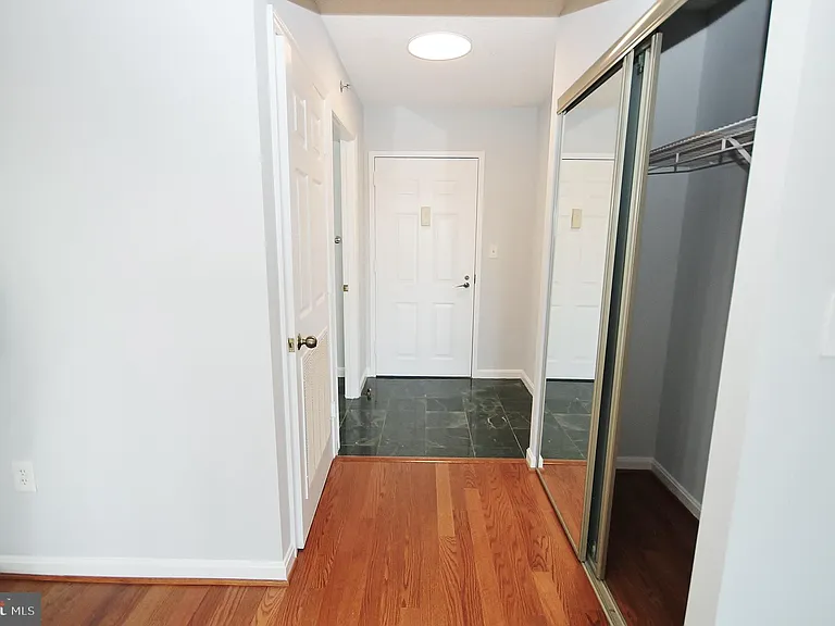 2151 Jamieson Ave #2011 — Photo 3
