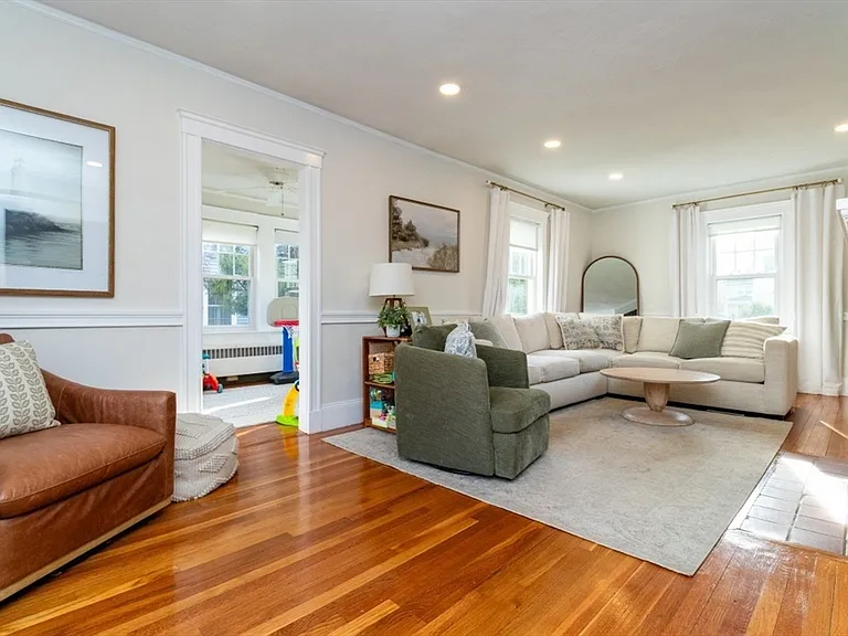 51 Stevens Rd — Photo 2