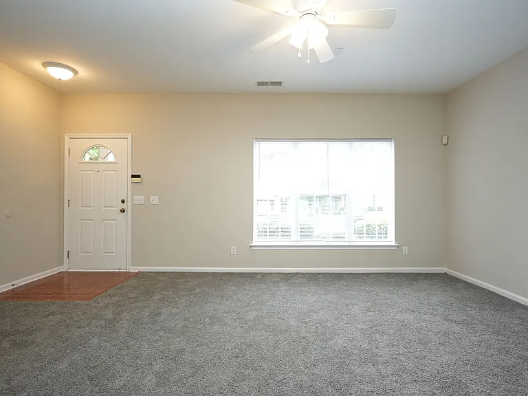 8065 Stoneham Ct — Photo 7