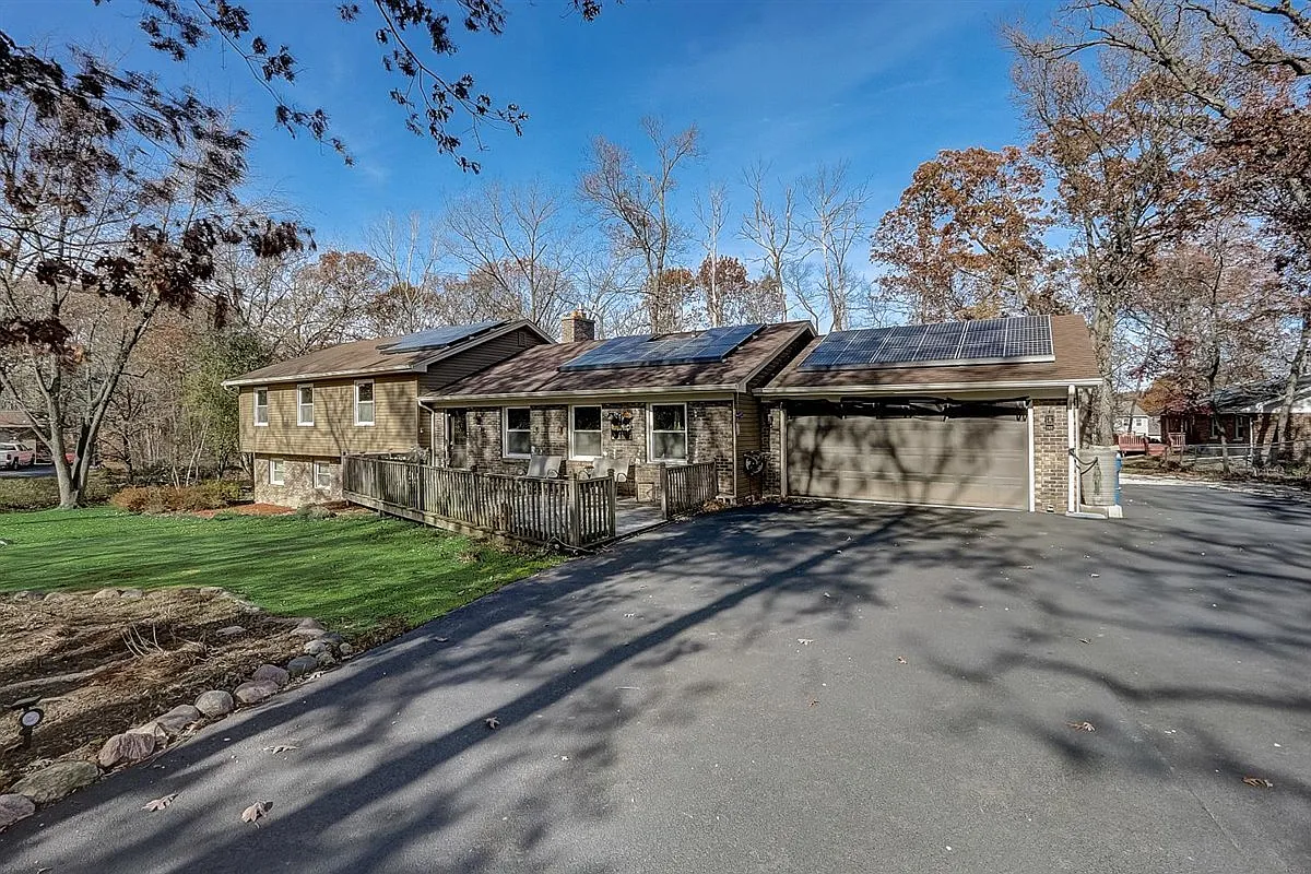 233 Moray Ct photo 1