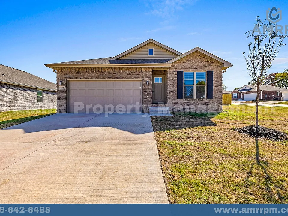 1203 SW 2nd St