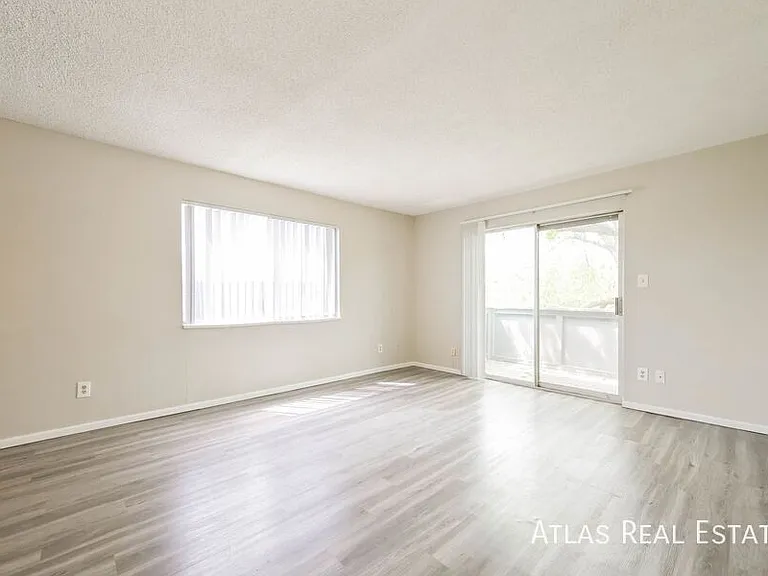 280 E Highline Cir #301 — Photo 3
