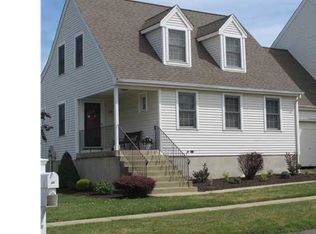 30 Pickering Ln, Wethersfield, CT 06109