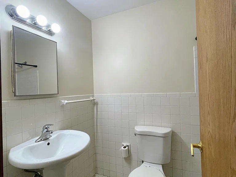 525 University Ave SE #8B — Photo 8