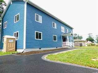 545 Clocks Blvd, Massapequa, NY 11758