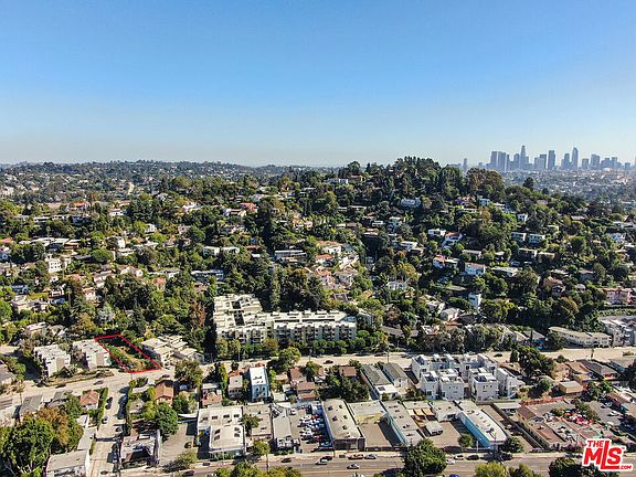 2nd image of 2050 Griffith Park Blvd