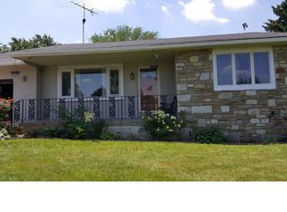 8 Twist Dr, Holland, PA 18966