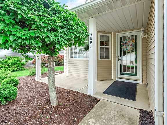 2nd image of 3891 Dartford Ln