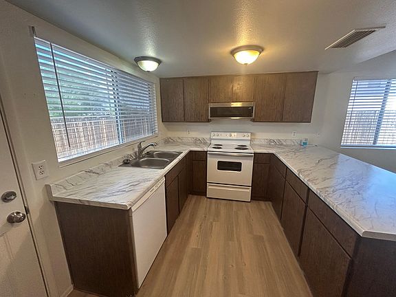 3rd image of 9312 N 74th Dr