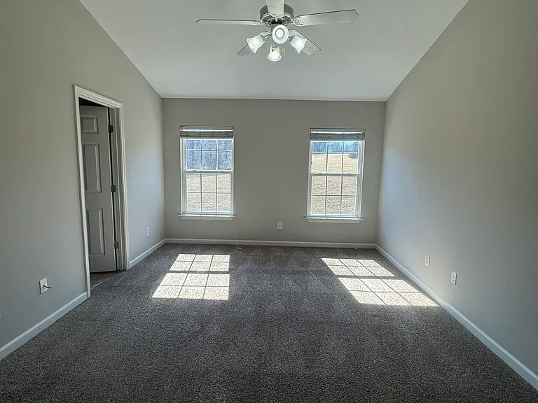 1916 Shaylin Loop — Photo 16