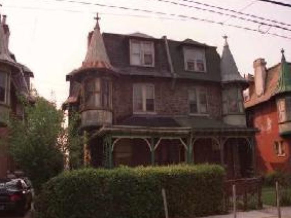 1st image of 118 E Washington Ln