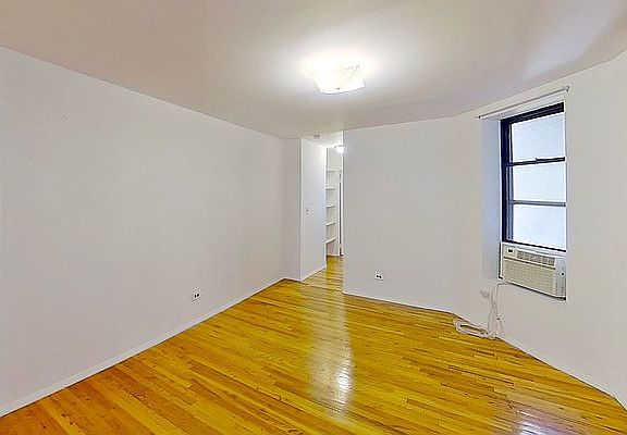 4th image of 221 W 105th St APT 4RE