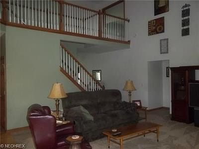 2nd image of 2940 Oakcrest Dr