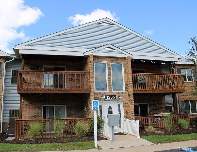 1st image of 1235 Harbour Dr