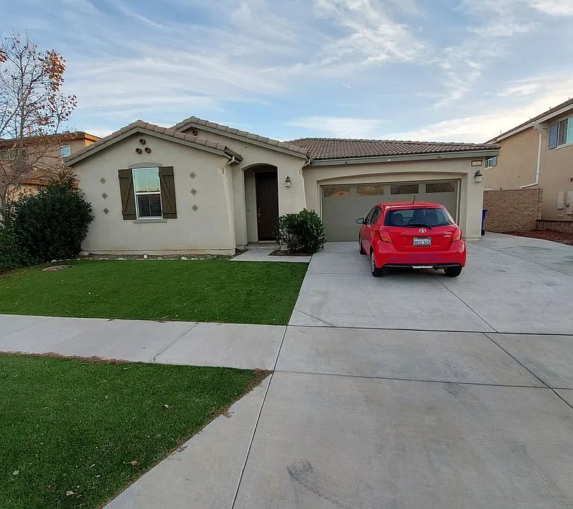 13143 Chatham Dr