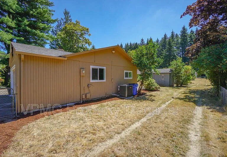 19505 NE 11th St — Photo 31