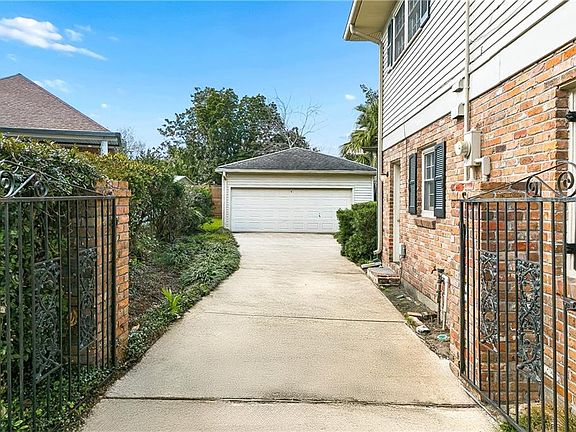3rd image of 439 Amethyst St