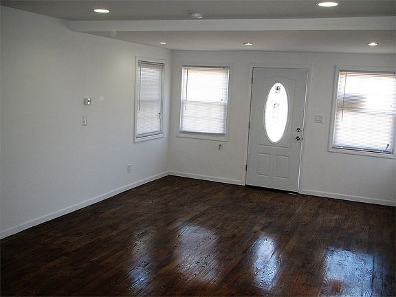 4th image of 16610 S Conduit Ave #1