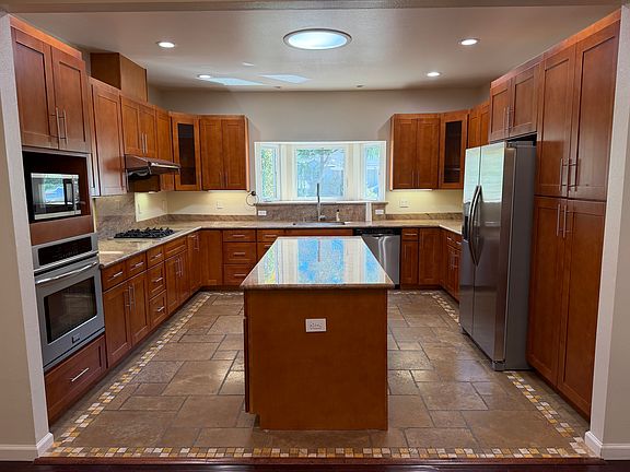 4th image of 4021 Campana Dr