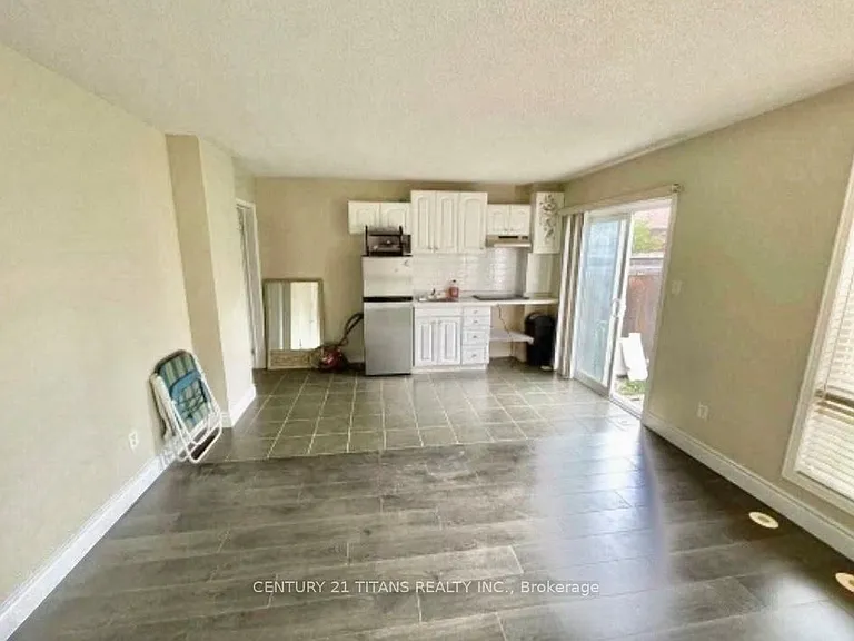 11 Etienne St #LOWER — Photo 6