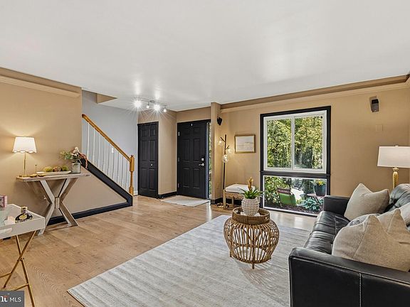 5th image of 2424 Cloudcroft Sq