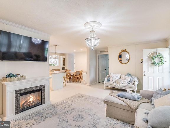 4th image of 25762 Holly View Dr