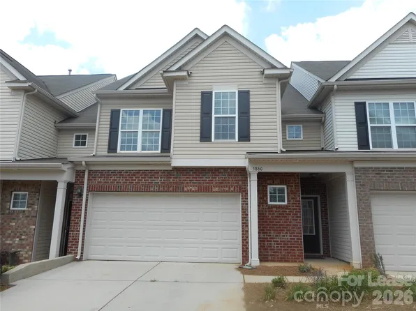 5860 Glassport Ln, Charlotte, NC 28210