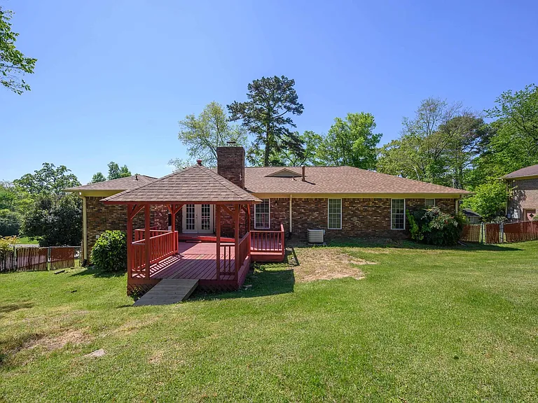 1828 Jacobs Ln — Photo 43