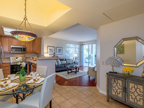 5th image of 2220 Camino De La Reina #5206