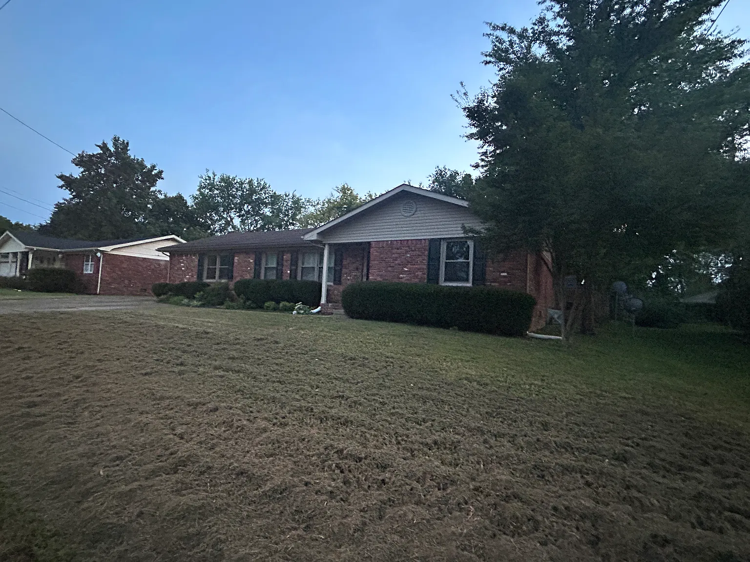 4 bed, 2295 sqft, $2,200 — Photo 2