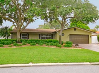 5194 Huntington Cir NE, Saint Petersburg, FL 33703