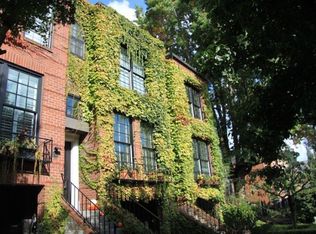 2371 NW Overton St, Portland, OR 97210