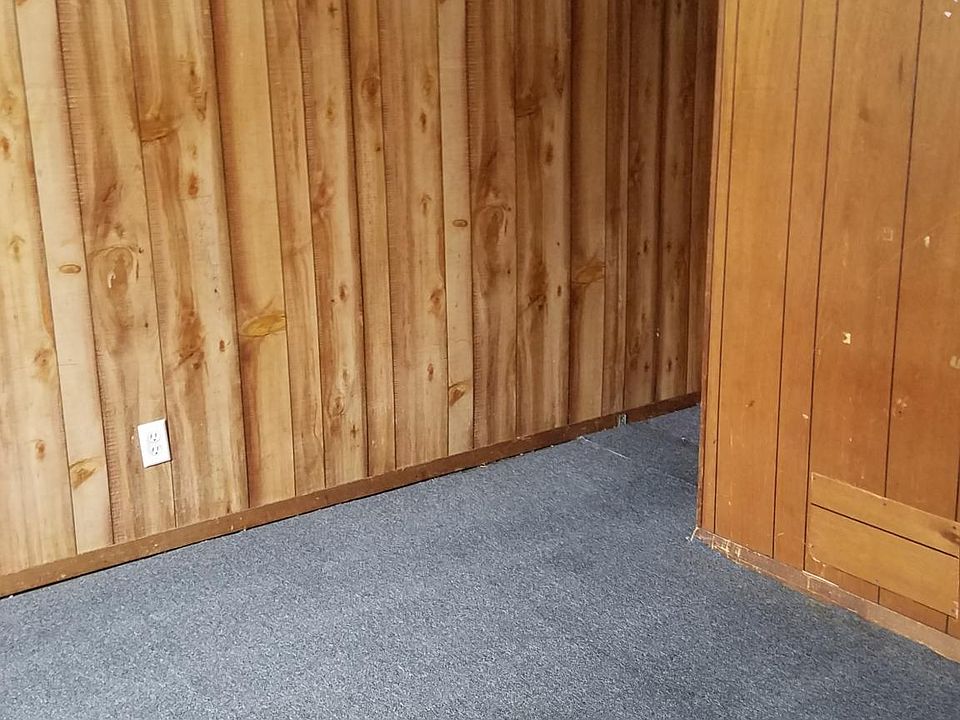 2nd image of 2717 Douglass St APT 2