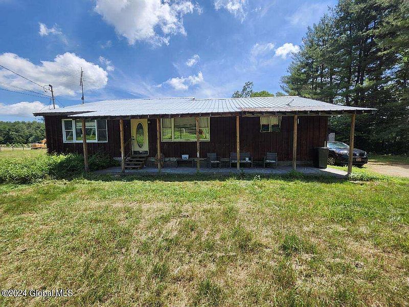 2nd image of 152 E River Drive